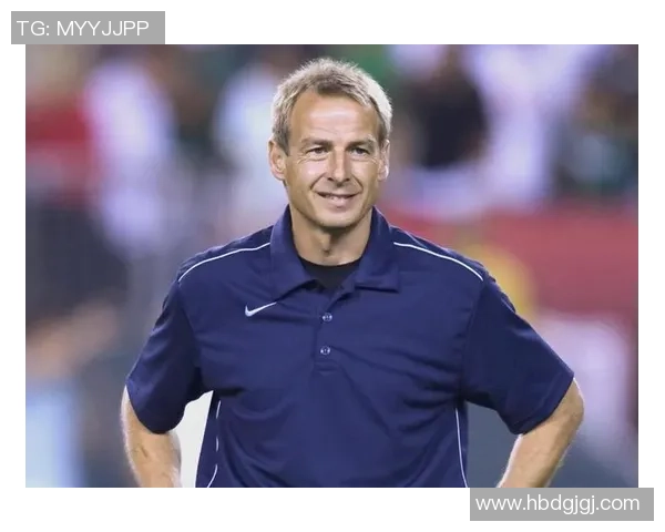 足球明星光头老将的传奇岁月与不屈精神展现了足球的魅力与坚持 足球明星光头老将的传奇岁月与不屈精神展现了足球的魅力与坚持